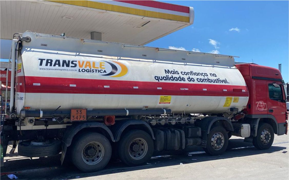 Caminhão-tanque Transvale envelopado